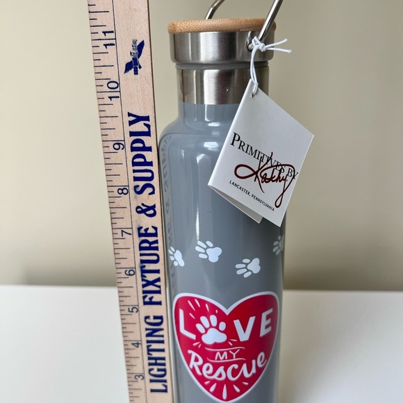 Love My Rescue insulated water bottle. Screw-on cap with wooden detail. - Picture 6 of 6